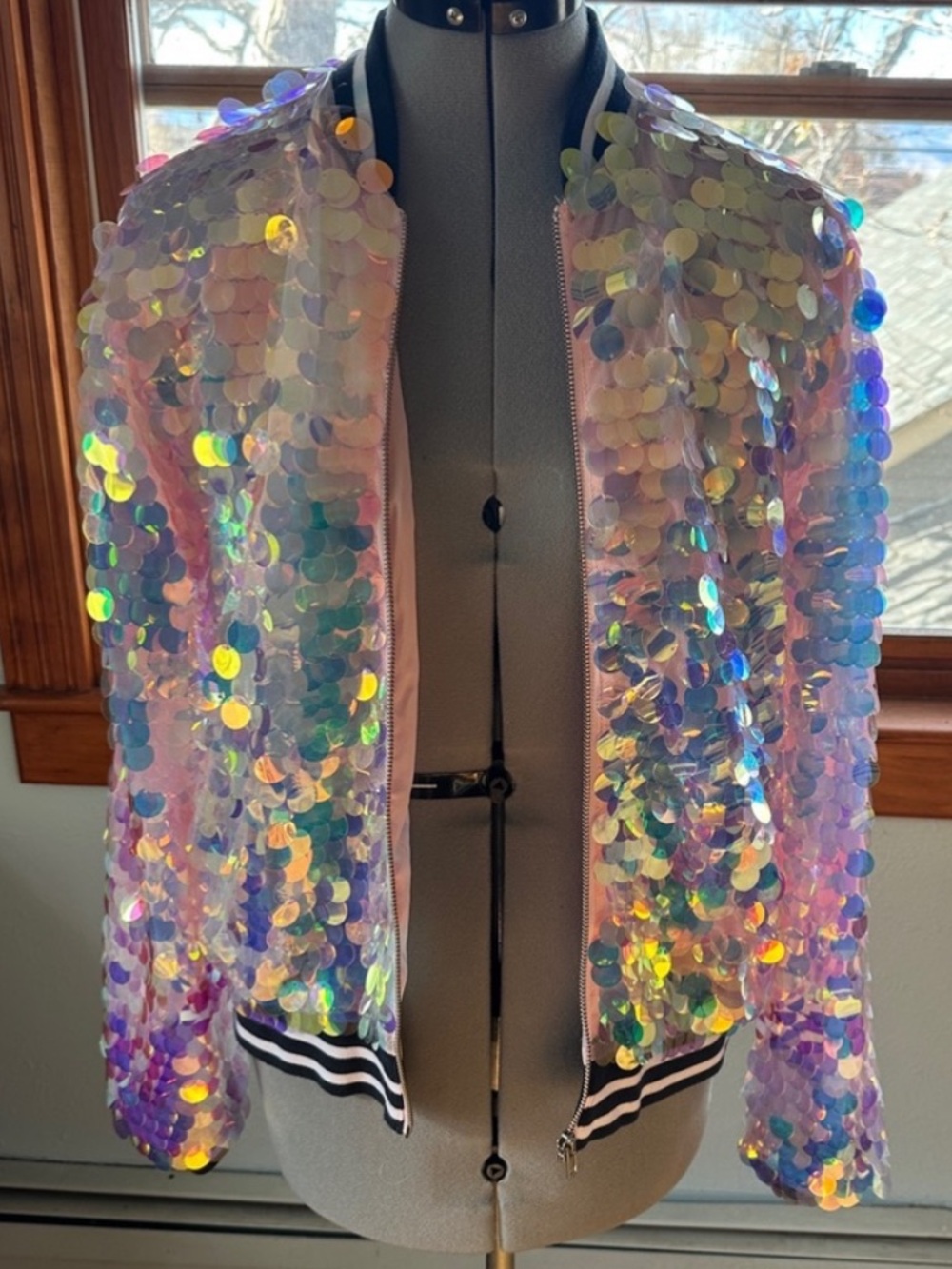 ✨Dazzling Iridescent Sequin Bomber – Opalescent Holographic Glam Statement Piece